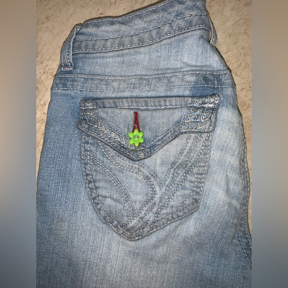Ariya Capris - Picture 7 of 14